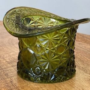 Vintage Fenton upside down top hat vase green glass